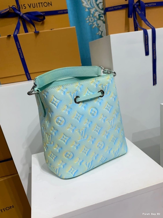 First bag VUITTON BB NÉONOÉ LOUIS 0808